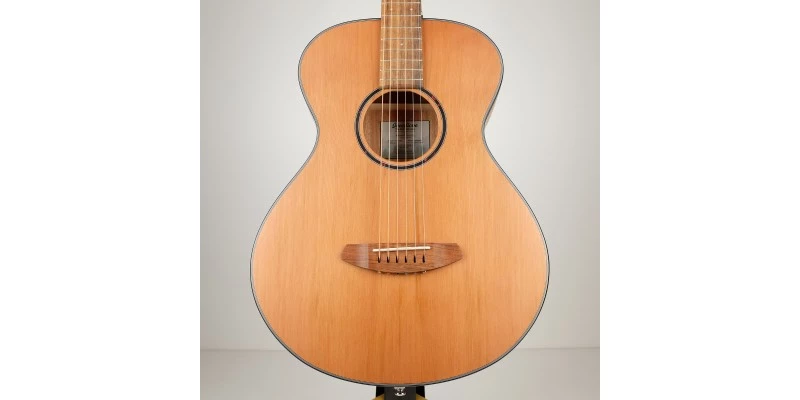 Breedlove Discovery S Concertina Red Cedar/African Mahogany - Image 2