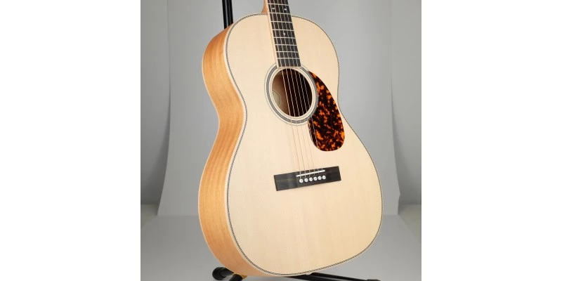 Larrivee 000-40 Mahogany Legacy Series - Image 3