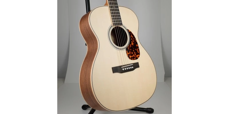 Larrivee OM-03 Walnut Limited Edition - Image 3