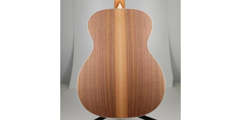 Larrivee OM-03 Walnut Limited Edition - Image 8