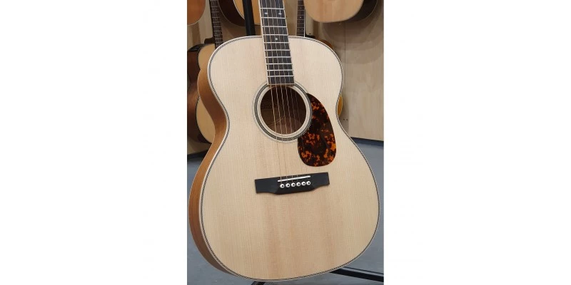 Larrivee OM-40 Mahogany Legacy Series - Image 2