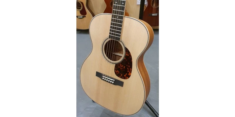 Larrivee OM-40 Mahogany Legacy Series - Image 5
