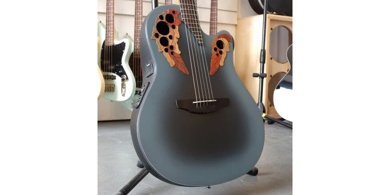 Ovation CE44-RBB Celebrity Elite Reverse Blue Burst - Image 3